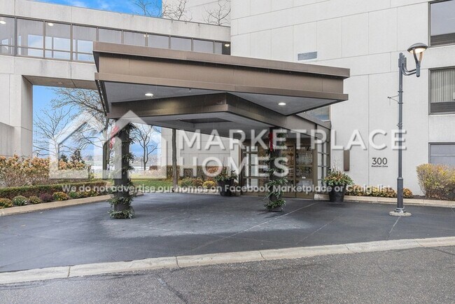 Foto del edificio - 300 Riverfront Dr