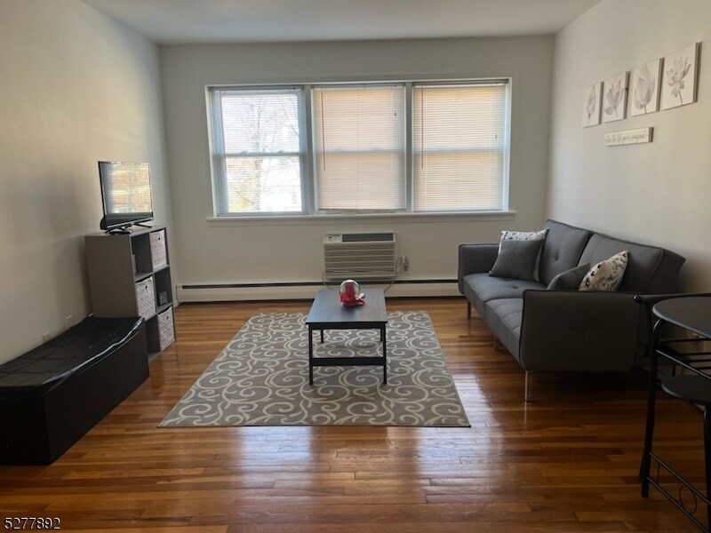Foto principal - 123 Milligan Pl