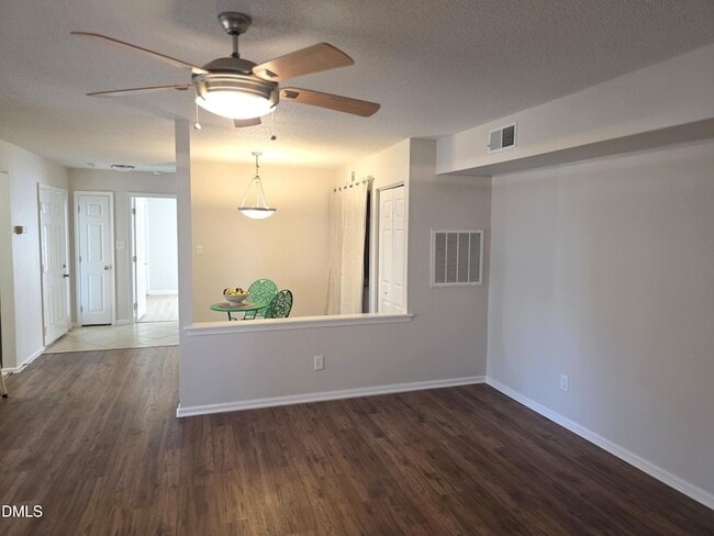 Building Photo - 2811 Edridge Ct