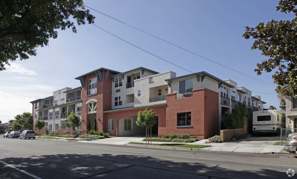 Building Photo - Belovida Santa Clara
