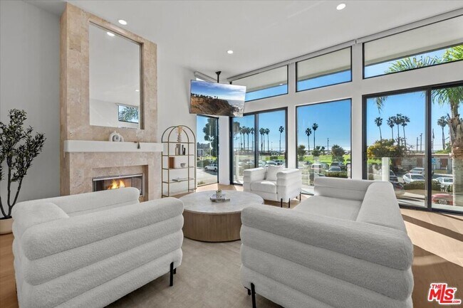 Foto del edificio - 6730 Esplanade