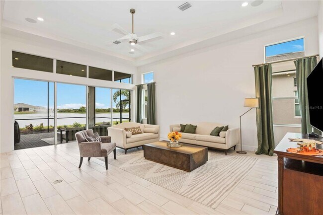 Building Photo - 8126 Redonda Lp