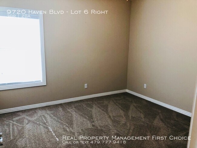 Building Photo - 3 BED DUPLEX IN CHAFFEE CROSSING