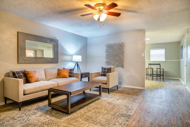 Building Photo - The Edmond Apartments
