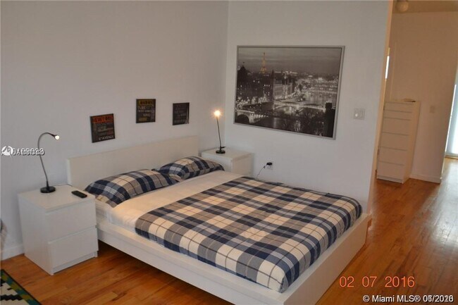 Foto del edificio - 745 13th St