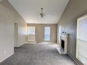 Building Photo - 2412 Country Hollow Ln