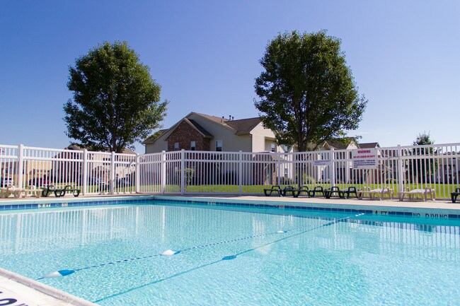 piscina - Arbors at Riverbend Apartments