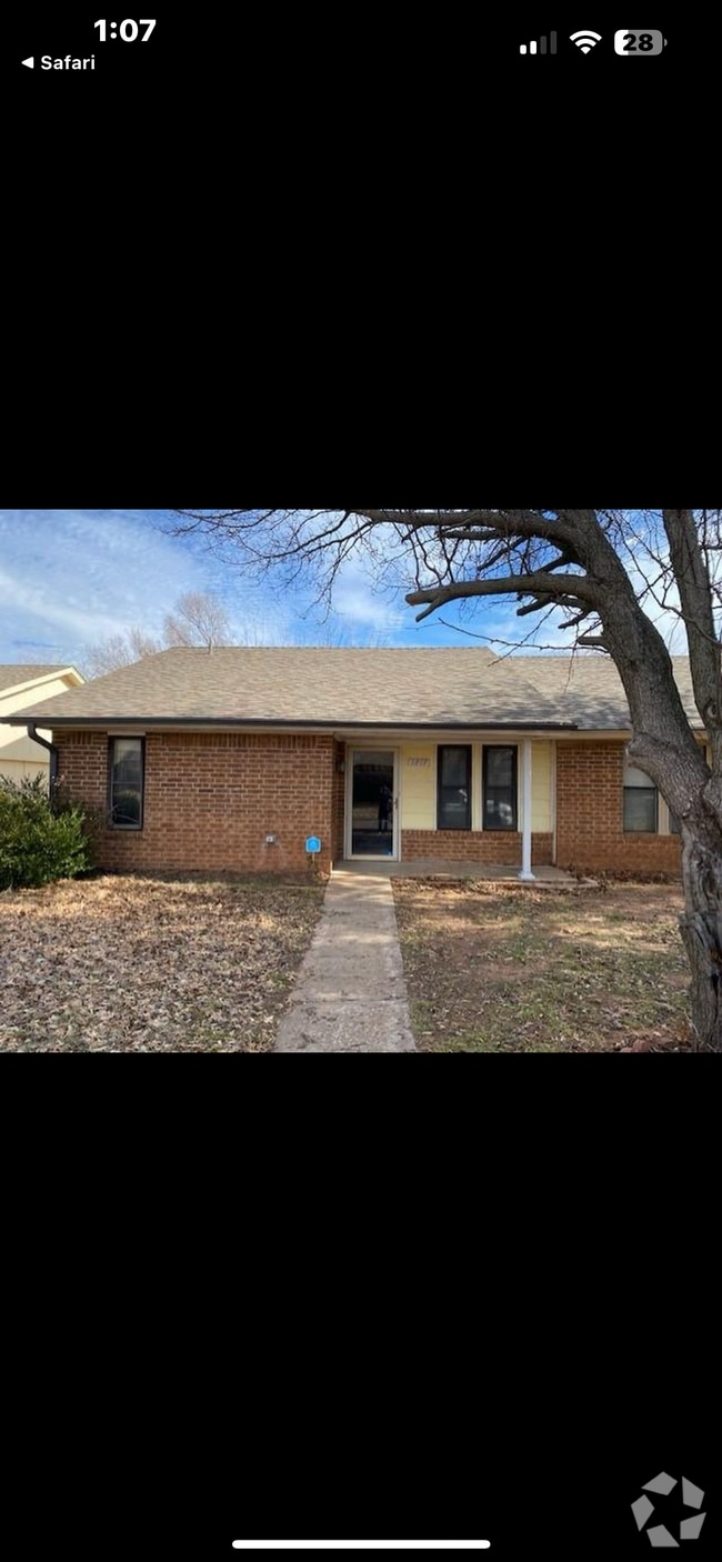 Building Photo - 1217 Clearwater Dr