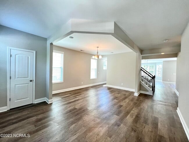 Building Photo - 5113 Larkspur Ct