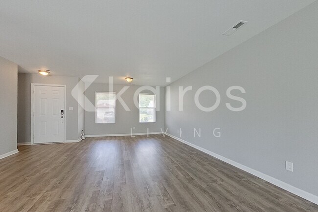 Foto del edificio - 326 Kenneth Blvd NW