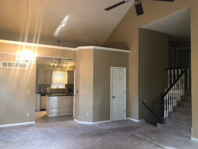 Building Photo - 12445 S Acuff Ct