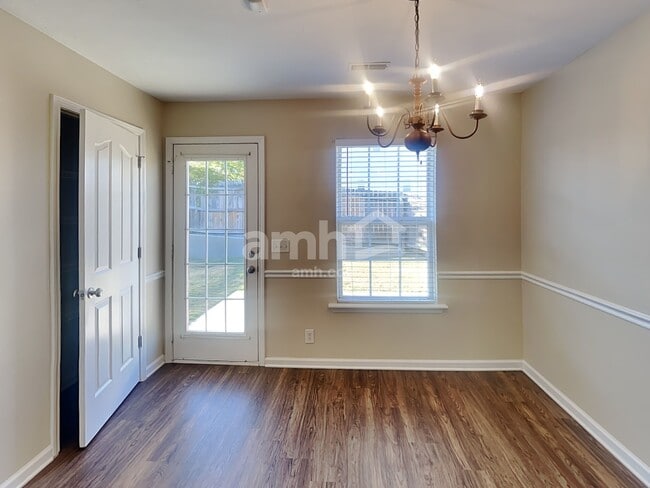 Foto del edificio - 1228 Shannon Ln