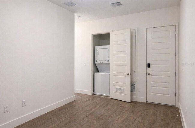 Building Photo - 13025 Michael Callin Aly