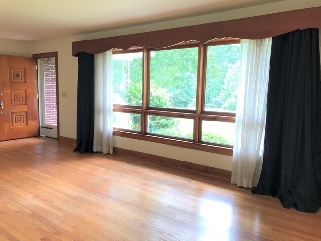 Foto del edificio - Everything you’ve been dreaming of is here. Lease today!