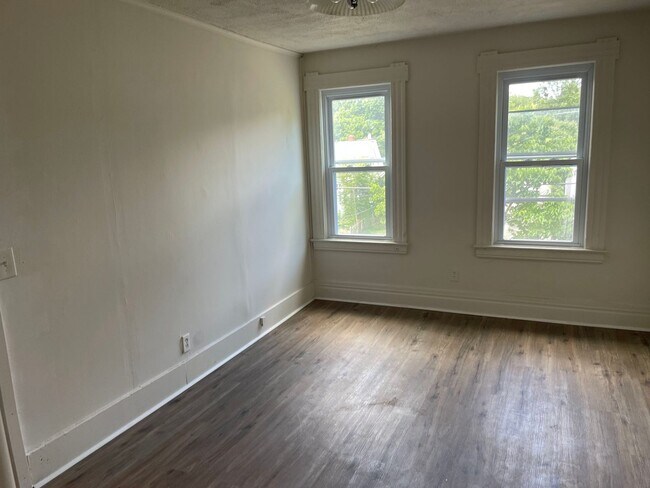 Building Photo - 255 Ave A