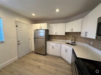 Building Photo - 6201 N Falls Cir Dr