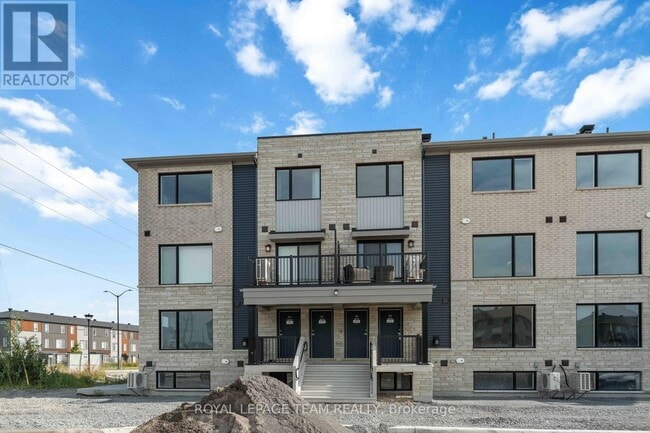 Building Photo - 719 Arcadian Private