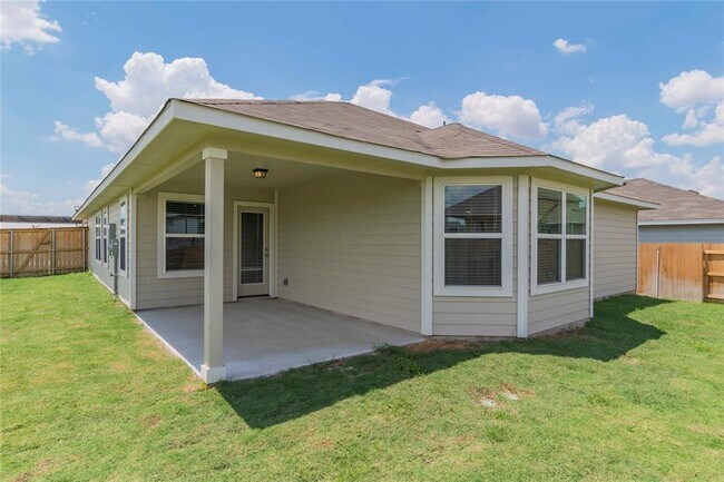 Building Photo - 204 Rollingwood Dr