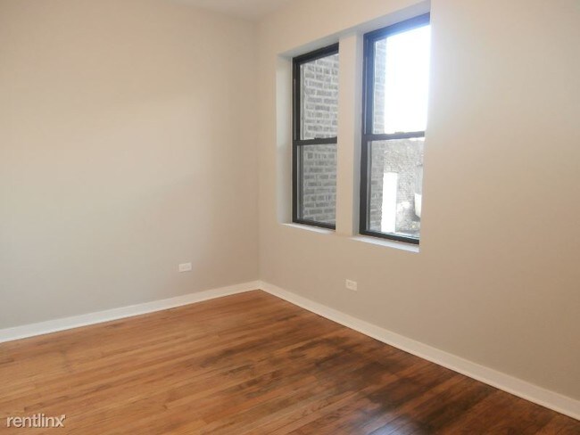 Building Photo - 2438 W North Shore Ave