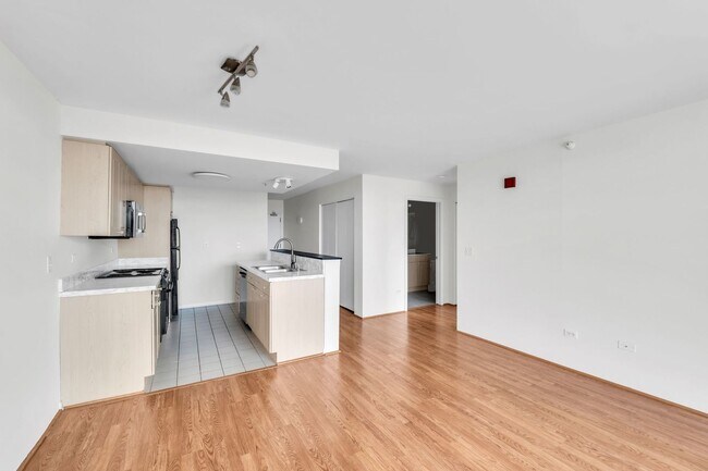 Foto del edificio - 1640 Maple Ave