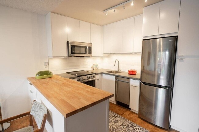 Building Photo - 2920 Ash St