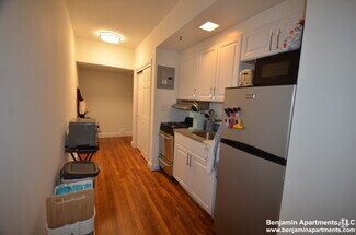 Building Photo - 510 Beacon St