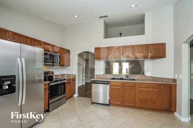 Foto del edificio - 5203 Ashwood Dr