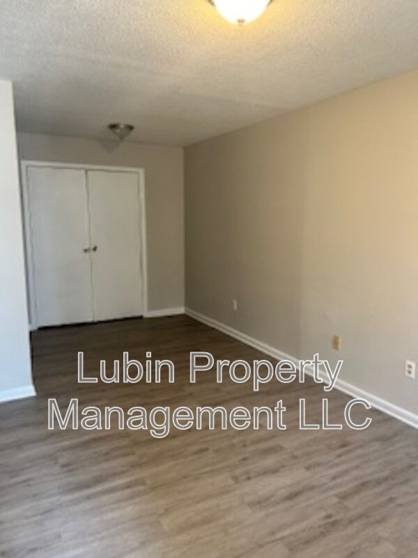 Building Photo - 1429 Court Ave