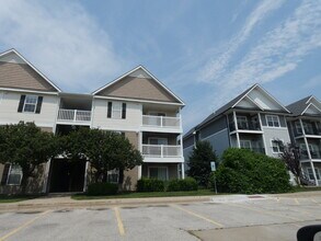 Building Photo - 5501 NE 80th Terrace