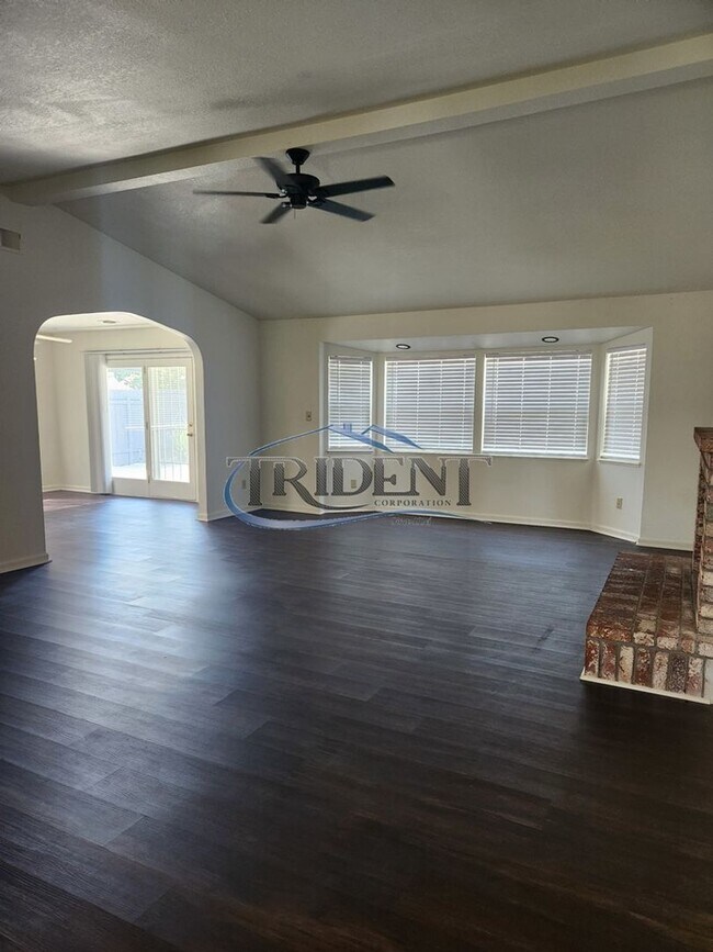 Building Photo - Beautiful Yuba City located in the Terra Buena area