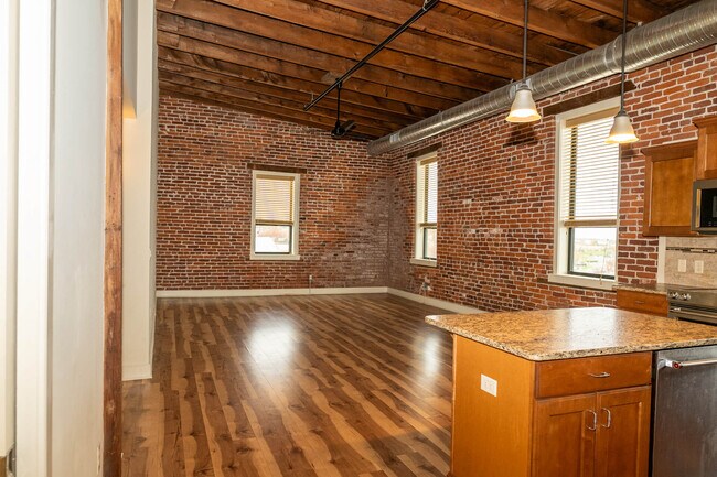 Foto del edificio - Lofts at 512 North Market