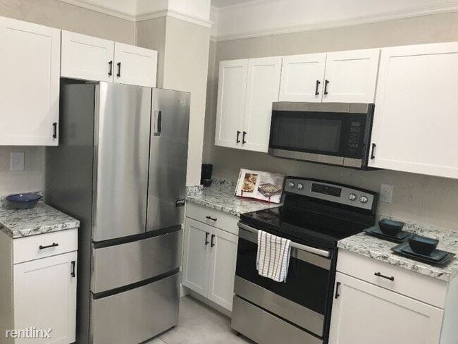 Building Photo - 2 br, 2 bath Townhome - 515 E Amelia St