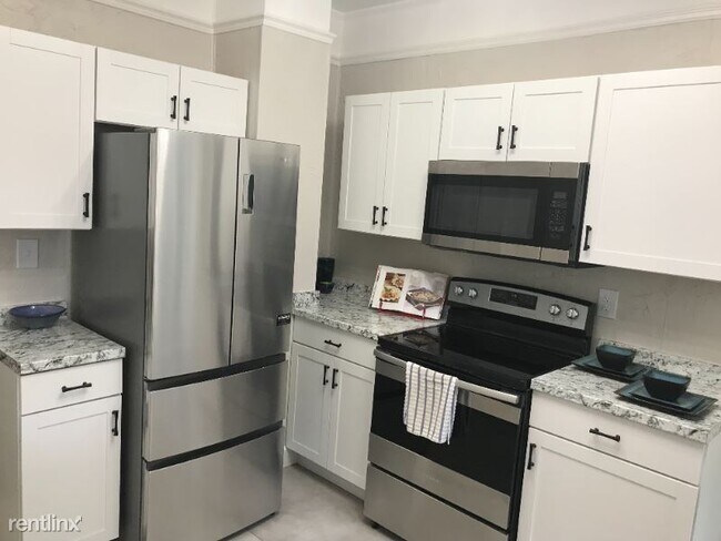 Foto del edificio - 2 br, 2 bath Townhome - 515 E Amelia St