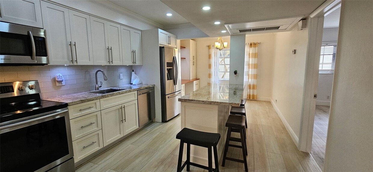 Foto principal - 917 NE 16th Ave