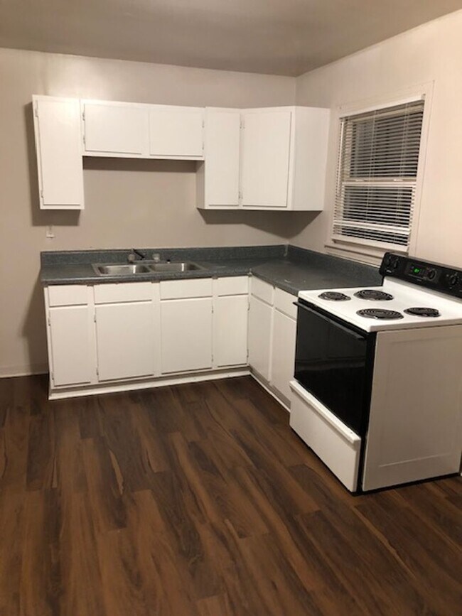 Foto del edificio - COMING SOON!!