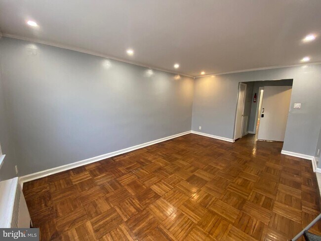 Foto del edificio - 1303 E Johnson St