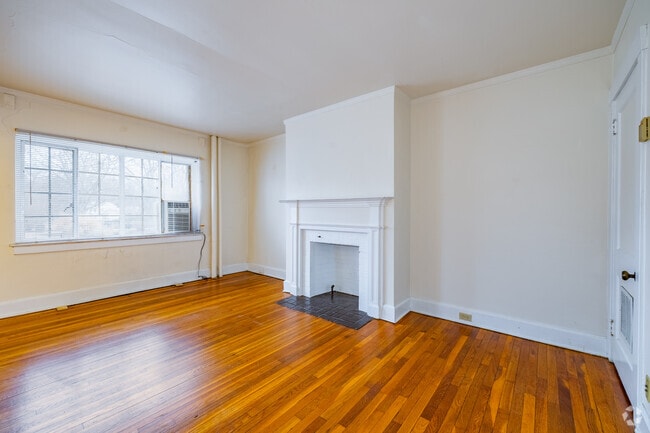 1 habitación, 1 baño - 700 pies cuadrados - Sala de estar - Mariemont Square