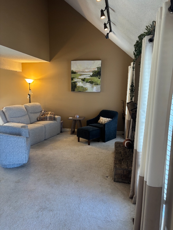 Building Photo - 10747 Oakmont St