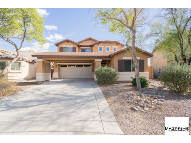 Building Photo - This Exceptional 3/2.5 Phoenix House Seaml...