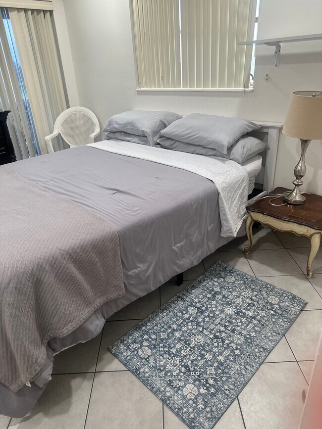 Foto del edificio - 371 SW 8th St