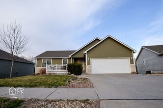 Building Photo - 631 Tall Grass Dr
