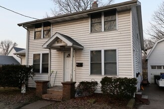 Building Photo - 1601 S Main St