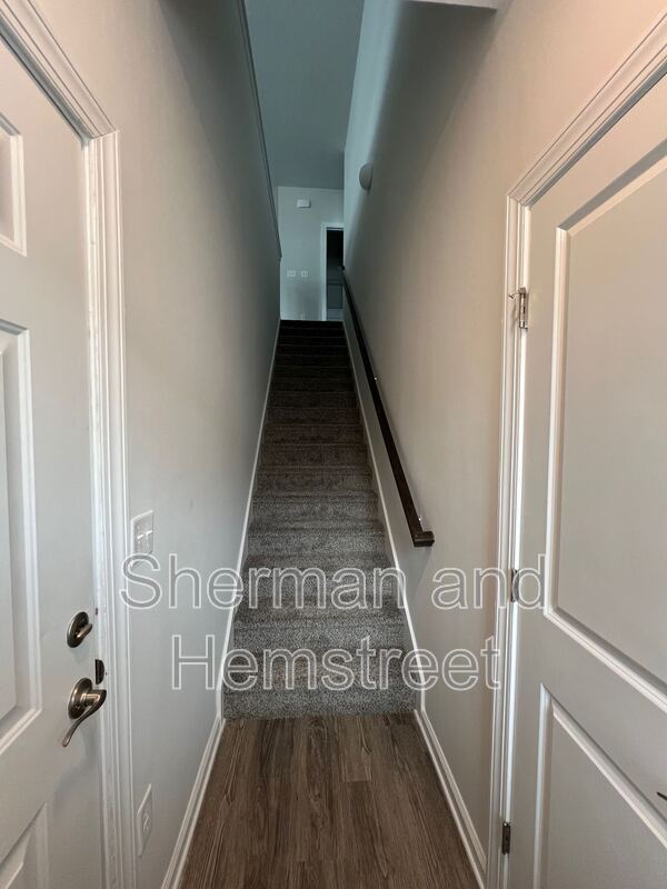 Building Photo - 5035 Mimosa Dr