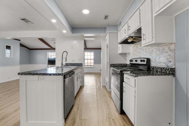 Foto del edificio - 204 Phillips Rd