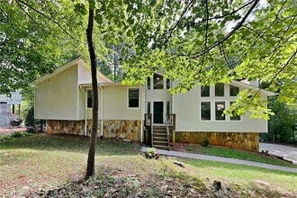 Building Photo - 4515 King Springs Rd SE