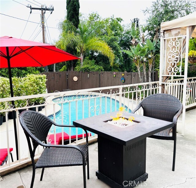 Foto principal - 729 Orange Dr
