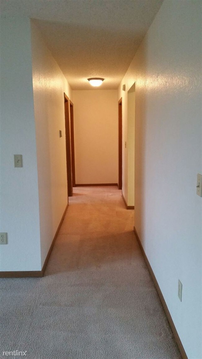 Foto del edificio - 2700 S 25th St