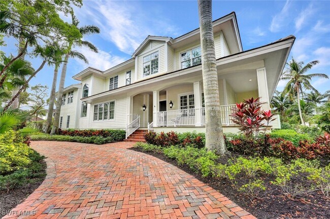 Building Photo - 1550 Gordon Dr