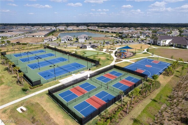 Foto del edificio - 14275 Pine Lodge Ln