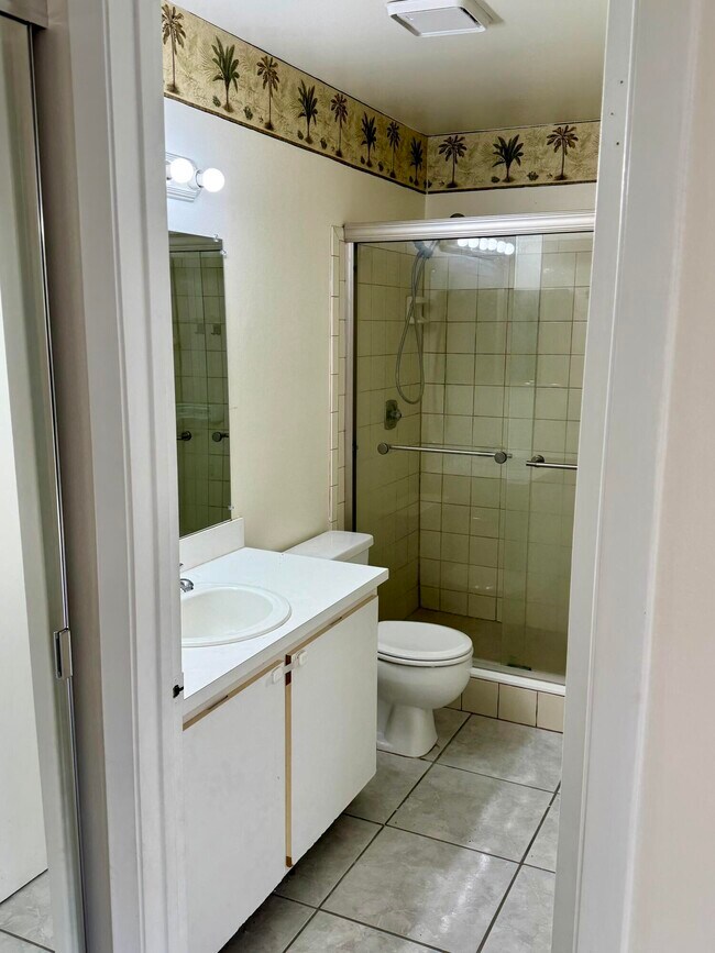Foto del edificio - 1301 Waterview Cir